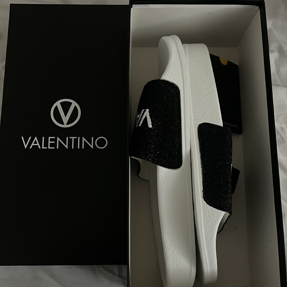 Valentino slide